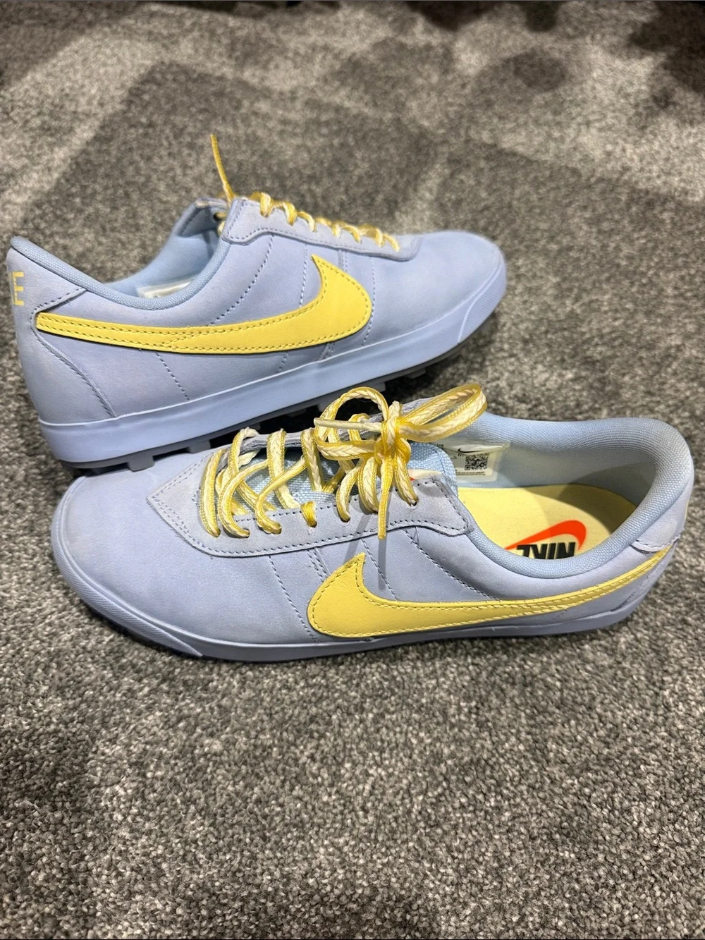 Nike Astrograbber Aluminum Soft Yellow Sneakers Size 5.5